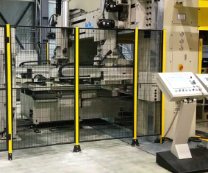 定制鋁型材隔離圍欄,鋁型材加工廠如何報(bào)價(jià)?