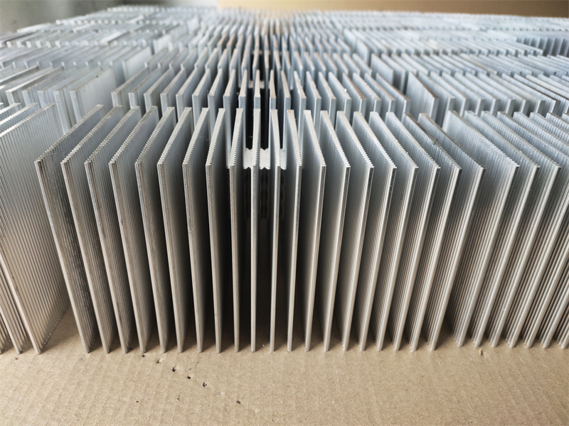 專業(yè)定制擠壓6063工業(yè)鋁型材電子散熱器